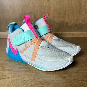 Nike LeBron witness 7 basketball shoes